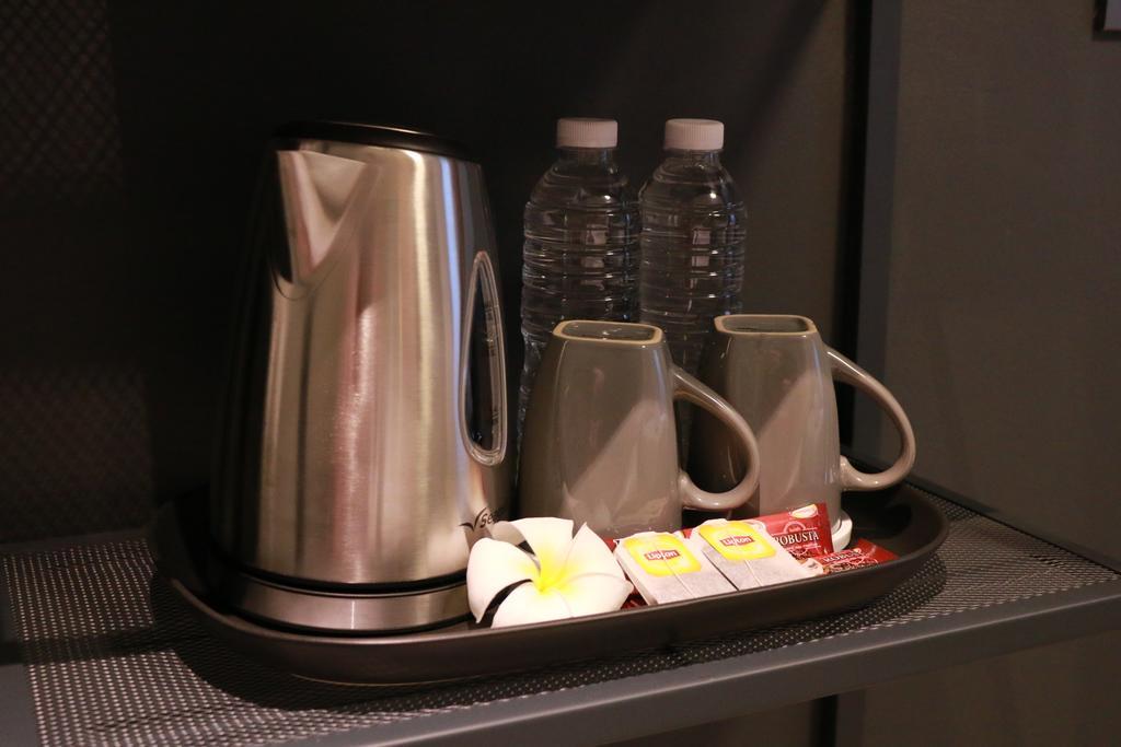 Dent Station Resident Hotell Phuket Eksteriør bilde