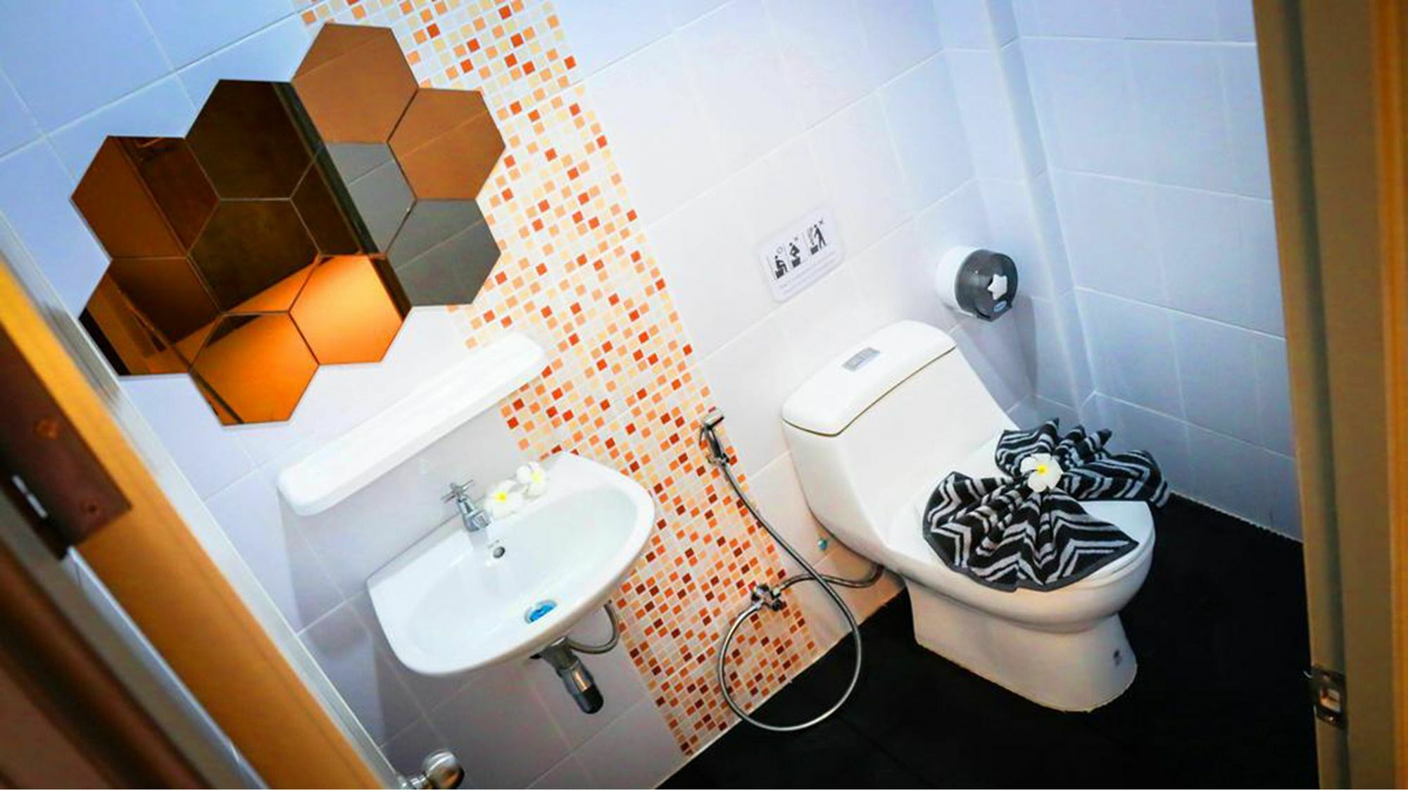 Dent Station Resident Hotell Phuket Eksteriør bilde